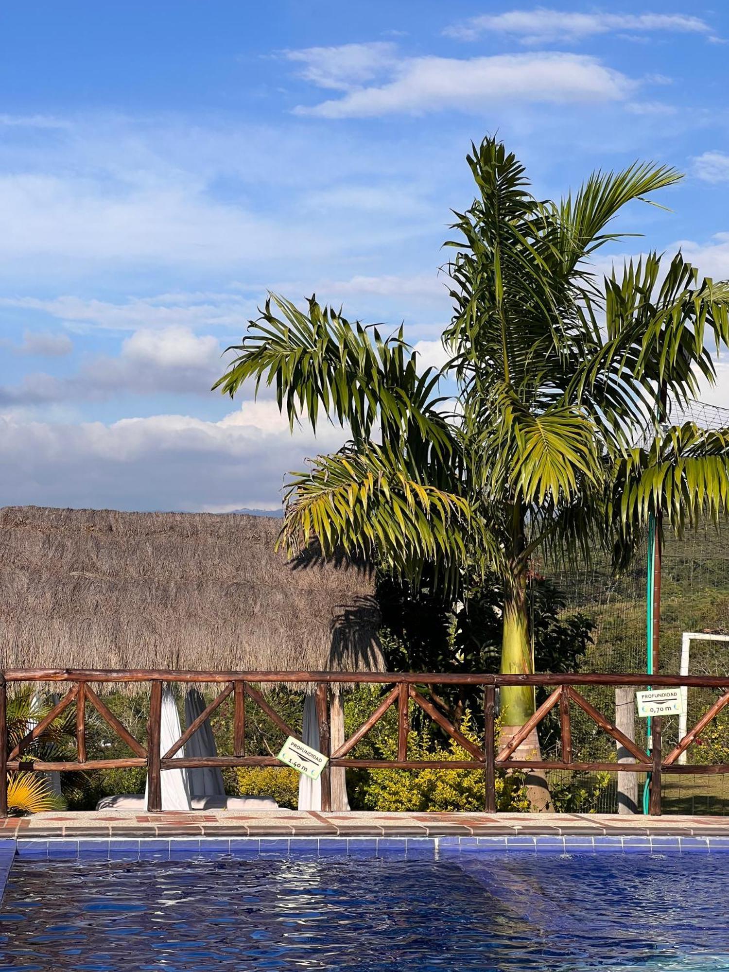 Hotel Campestre Palmas Del Zamorano San Gil Exterior foto